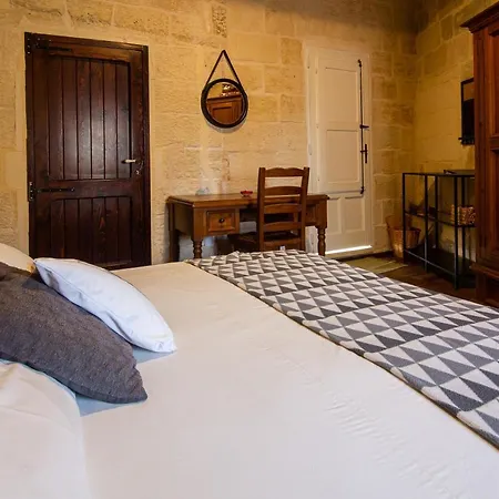 The Burrow Guest House Tarxien