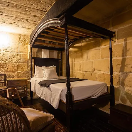 The Burrow בית הארחה 2*