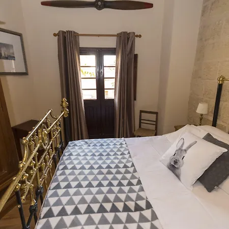 The Burrow 2* Tarxien