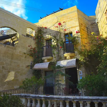 The Burrow Guest House 2*