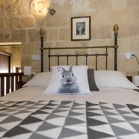 The Burrow 2* Tarxien