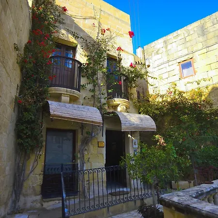 בית הארחה The Burrow 2*