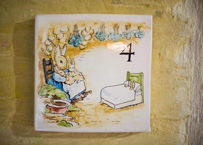 The Burrow Guest House 2*