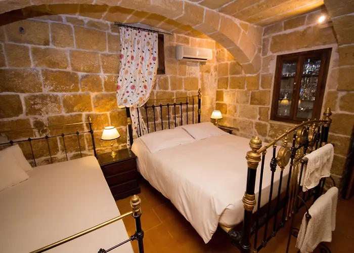 Guest house The Burrow Guest House