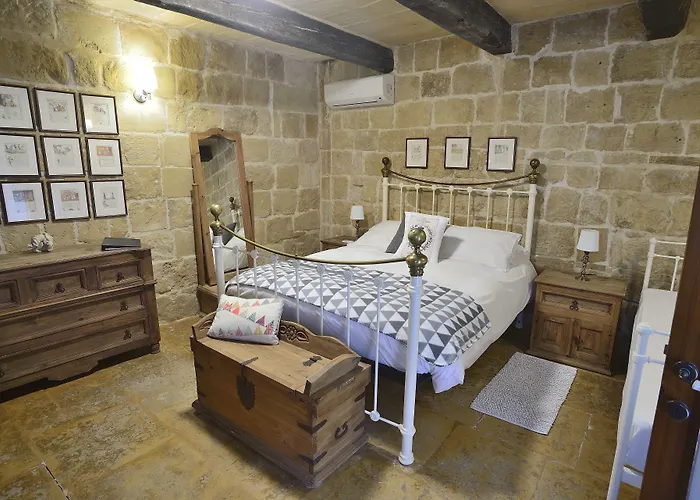 The Burrow Guest House Tarxien