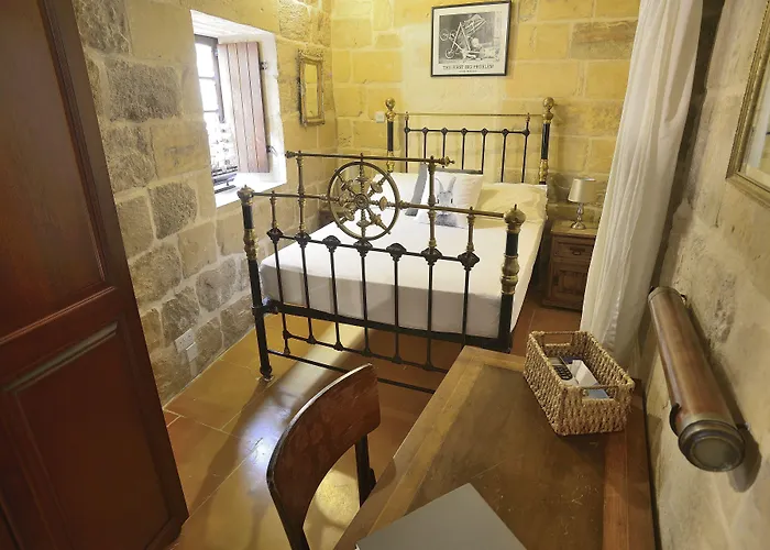 Guest house The Burrow Guest House 2*