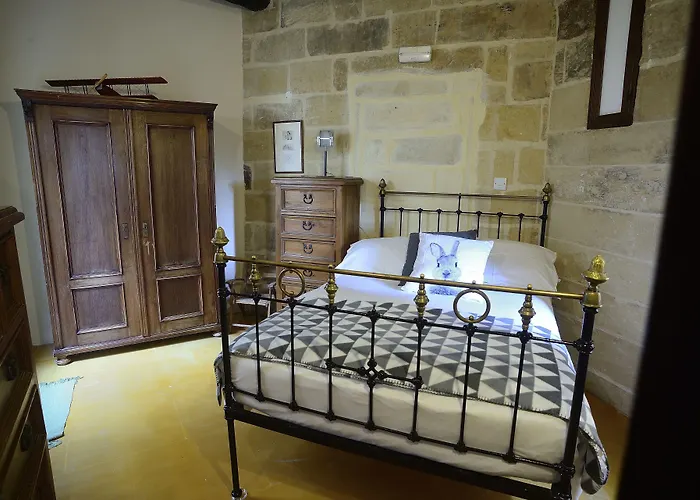 The Burrow Gasthuis 2*