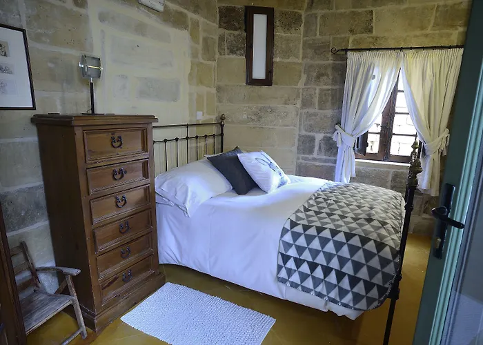 The Burrow 2* Tarxien