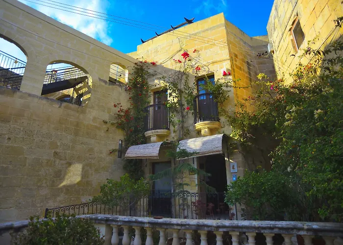 The Burrow Guest House 2*