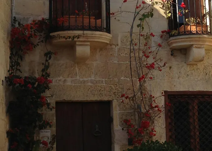 The Burrow Gasthuis 2*