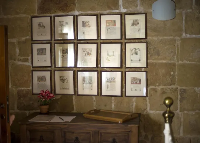 The Burrow Guest House 2*